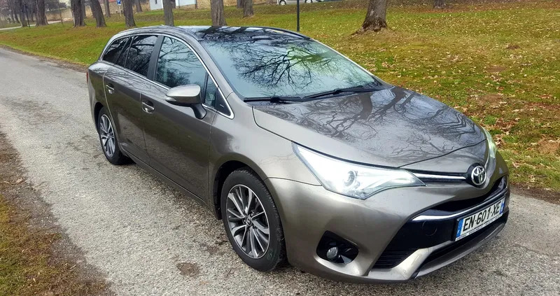 świętokrzyskie Toyota Avensis cena 68900 przebieg: 55000, rok produkcji 2017 z Szepietowo